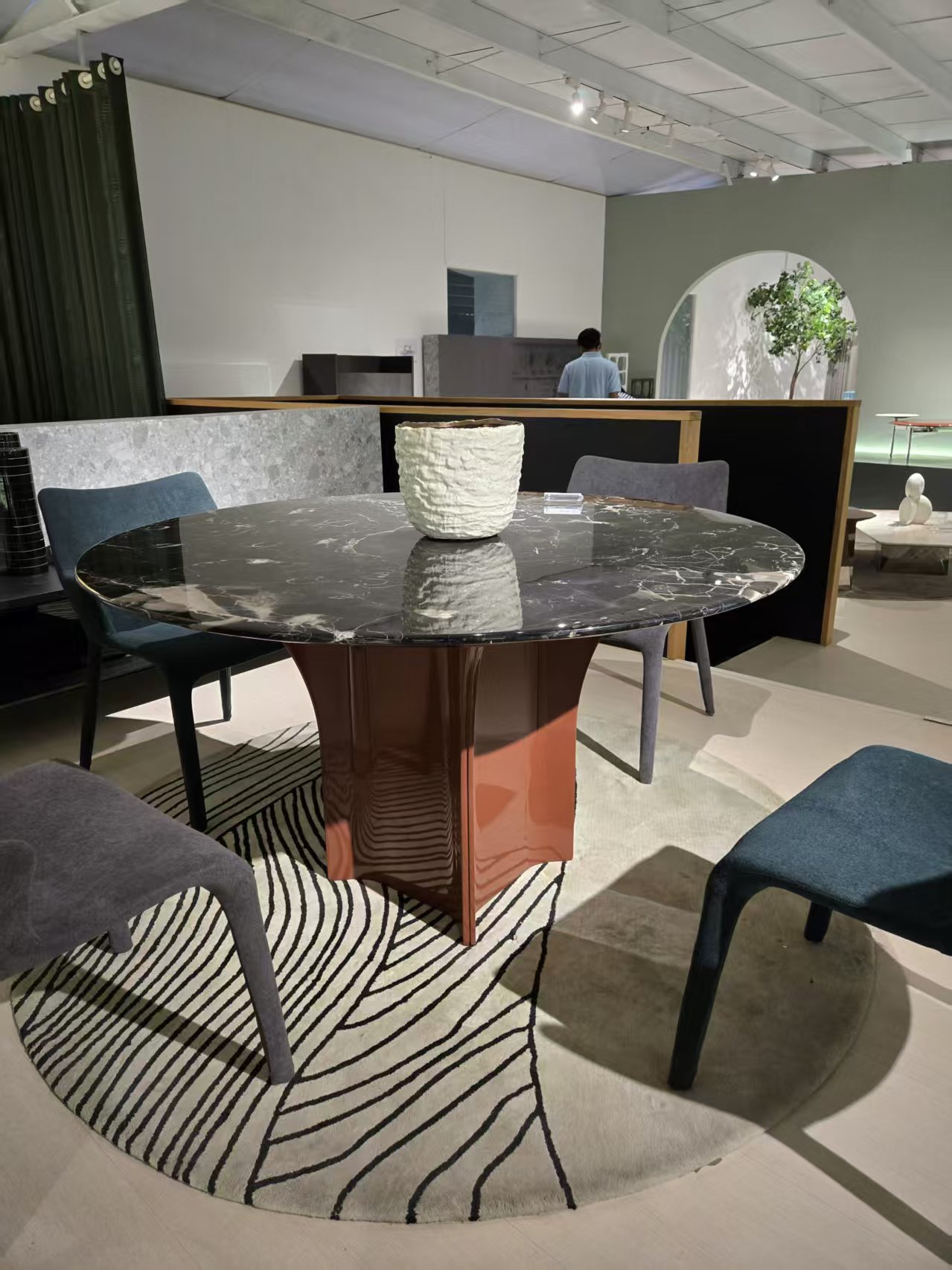 galleryImage